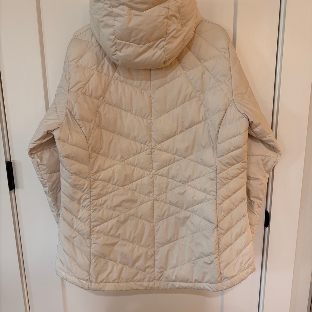Columbia Puffer Coat with Omni-Heat Technology - Picture 4 of 6